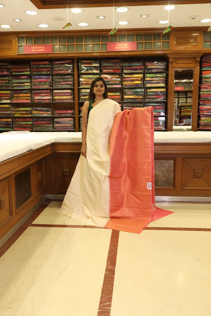 cream-and-red-pure-zari-kanchi-silk-saree-with-vanasingaram-pattern-sw00000463-a