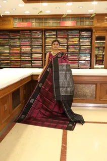 lightweight-silk-saree-in-magenta-with-black-contrast-sw000001262-b