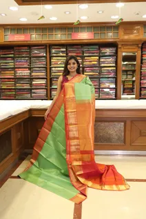 traditional-silk-saree-in-green-with-red-vairaoosi-pattern-sw000001263-b