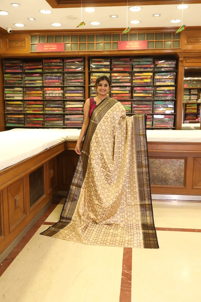 lightweight-silk-saree-in-half-white-with-black-pochampally-pattern-sw000001272-a
