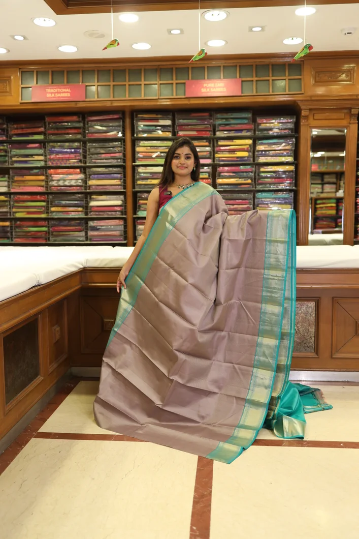 lightweight-silk-saree-in-grey-with-turquoise-blue-vairaoosi-pattern-sw000001273-a