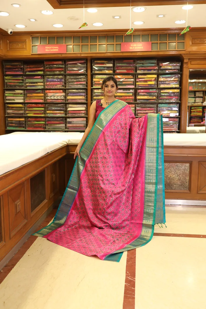 lightweight-silk-saree-in-pink-with-blue-pochampally-pattern-sw000001275-a