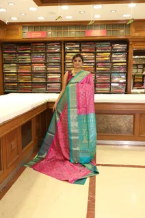 lightweight-silk-saree-in-pink-with-blue-pochampally-pattern-sw000001275-b