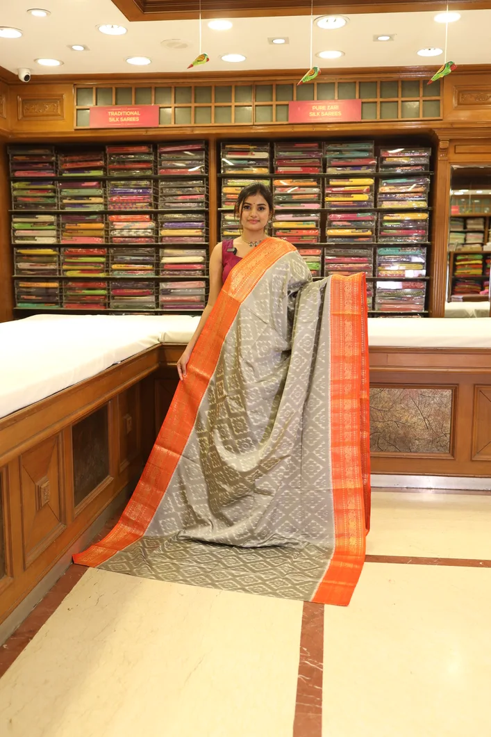 lightweight-silk-saree-in-grey-with-pochampally-pattern-orange-border-sw000001277-a