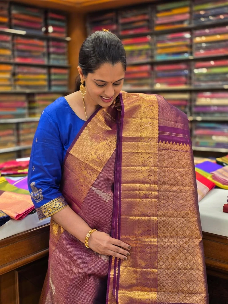 pure-kanchi-silk-saree-vaira-oosi-maroon-sw000001609-a