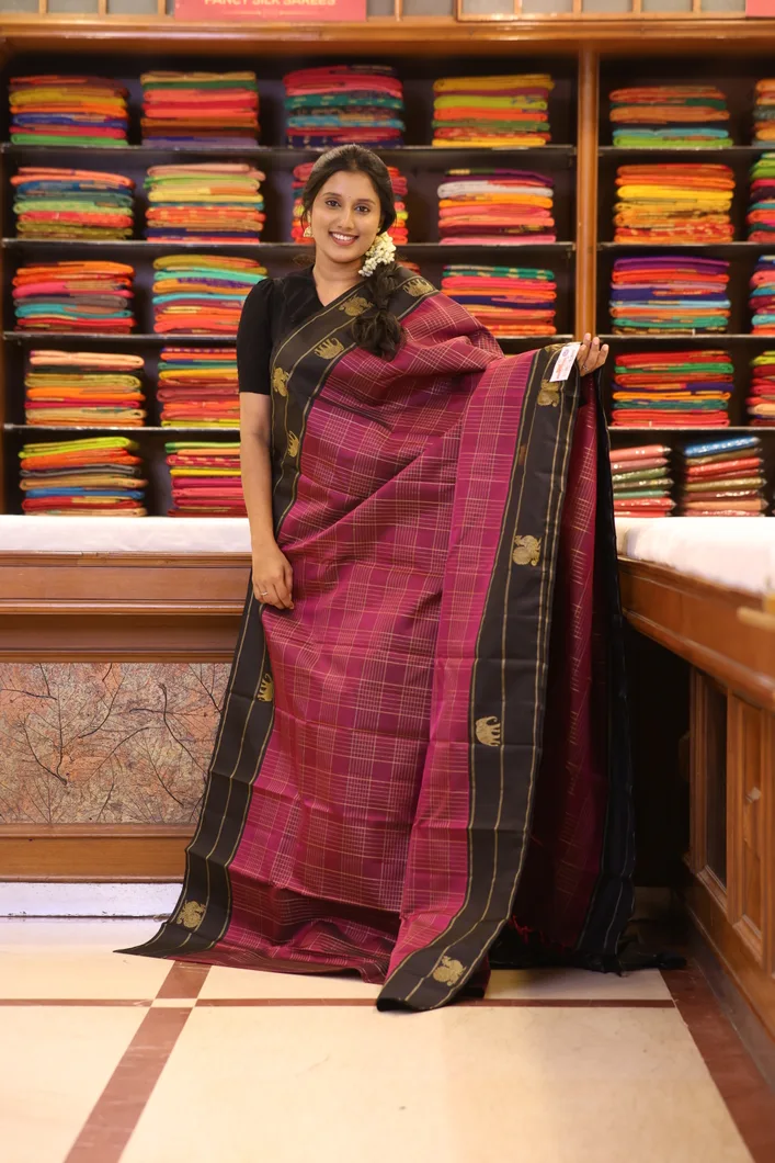 wine-checked-pure-zari-kanchi-silk-saree-with-black-zari-border-sw000001696-a