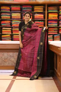 wine-checked-pure-zari-kanchi-silk-saree-with-black-zari-border-sw000001696-a