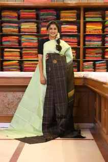 elaichi-green-kanchi-silk-saree-with-classic-black-border-sw000001698-b