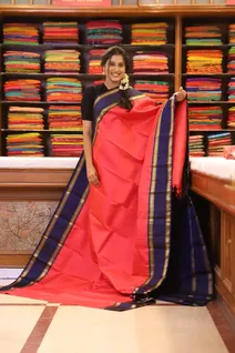 chilli-red-pure-zari-kanchi-silk-saree-with-navy-blue-accents-sw000001705-a