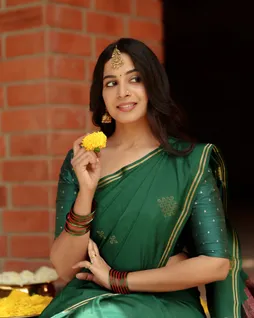 lightweight-silk-green-red-kolam-elegance-sw000001769-c