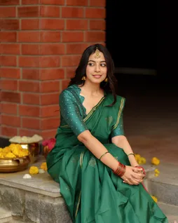 lightweight-silk-green-red-kolam-elegance-sw000001769-d