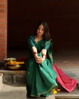 lightweight-silk-green-red-kolam-elegance-sw000001769-g