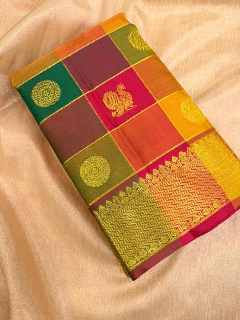 pure-kanchi-silk-saree-in-pazhum-pazhamum-with-maroon-annam-rudraksha-motifs-sw000001832-a