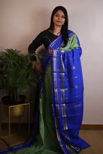 elegant-mysore-crepe-silk-saree-in-elachi-green-and-dark-blue-sw00000141-b