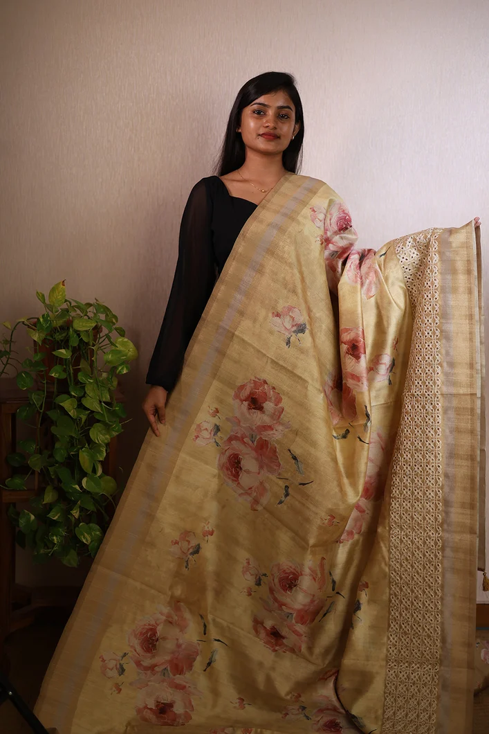 semi-tussar-silk-saree-in-cream-yellow-with-floral-design-sw00000115-a