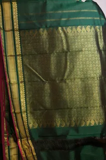 bottle-green-self-body-zari-checks-pure-kanchi-silk-saree-sw0000057-c