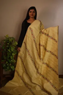 semi-tussar-silk-saree-in-cream-with-floral-design-sw0000070-a