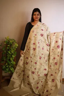 semi-tussar-silk-saree-in-cream-with-floral-design-sw0000075-a