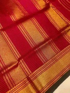 9-yards-red-vairaoosi-with-getty-border-sw00000234-c