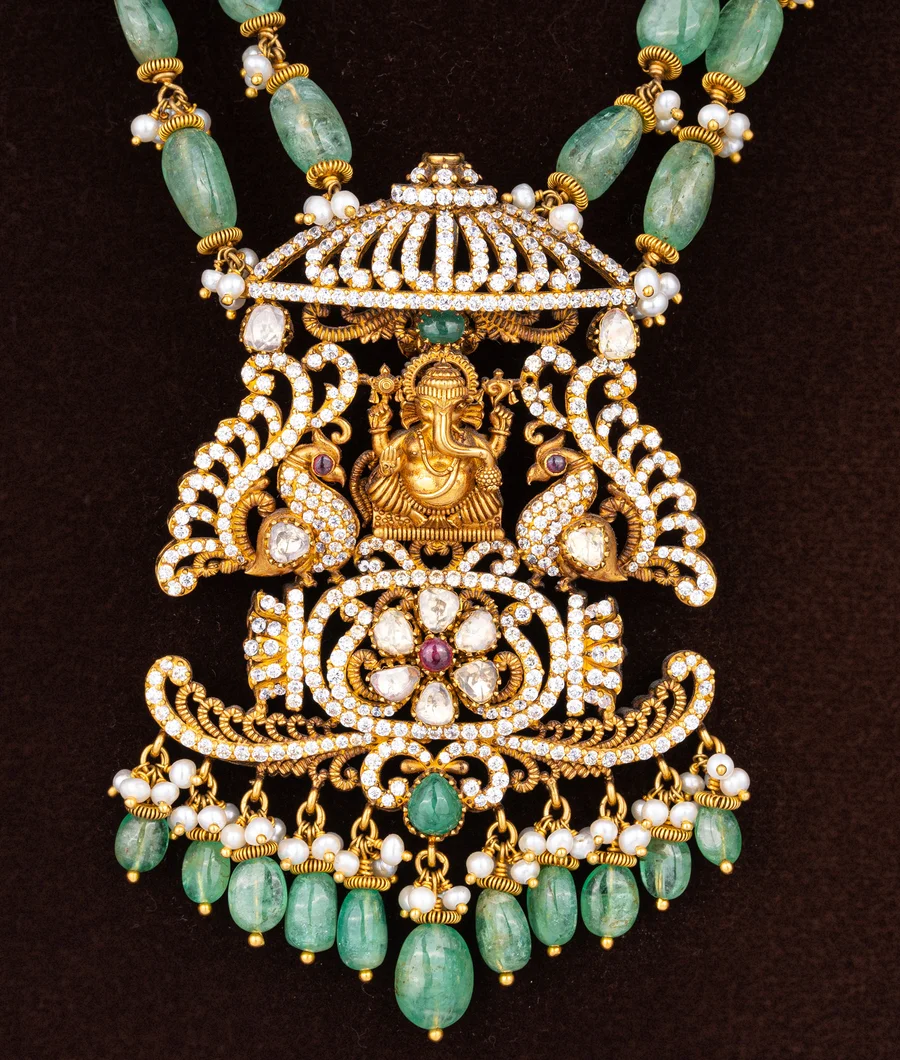 emerald-and-diamond-necklace-with-goddess-lakshmi-pendant-ahrm0018-b
