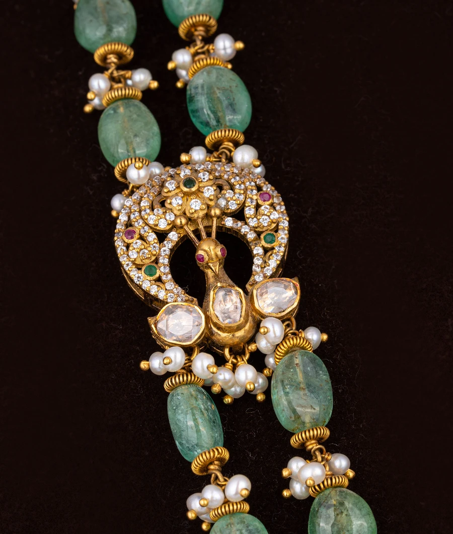 emerald-and-diamond-necklace-with-goddess-lakshmi-pendant-ahrm0018-c