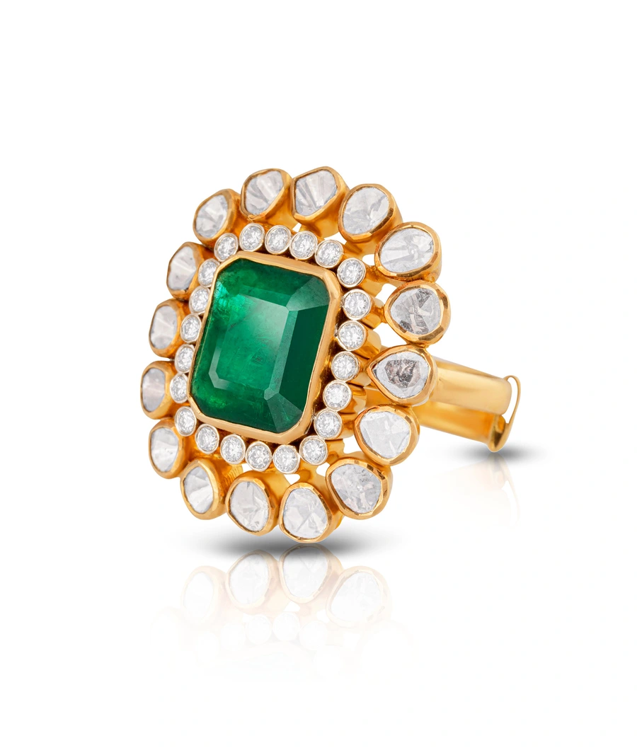 gold-ring-with-a-large-emerald-stone-and-diamond-halo-polr0002-b