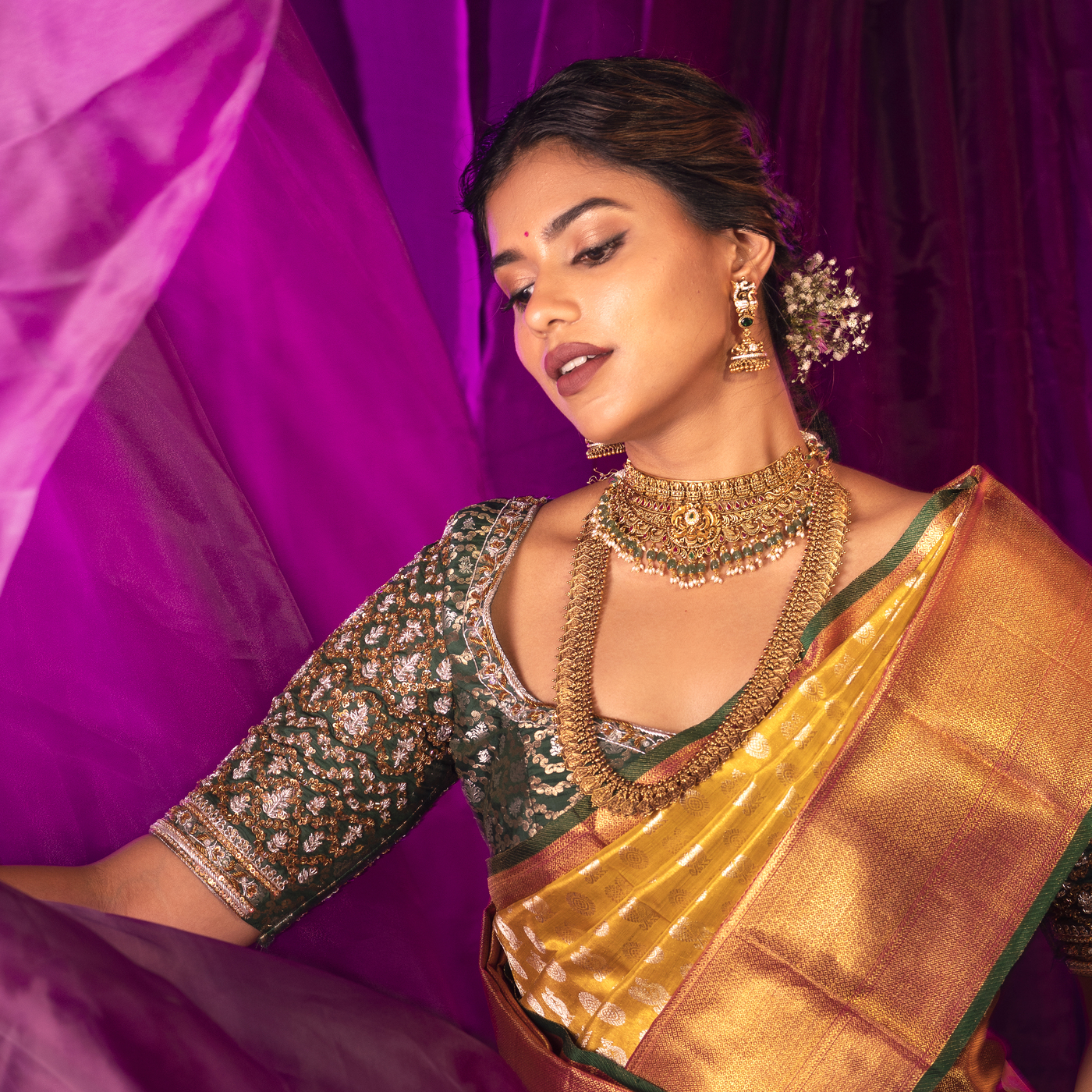 What Is Antique Jewellery? Everything Brides Should Know Before Buying-1