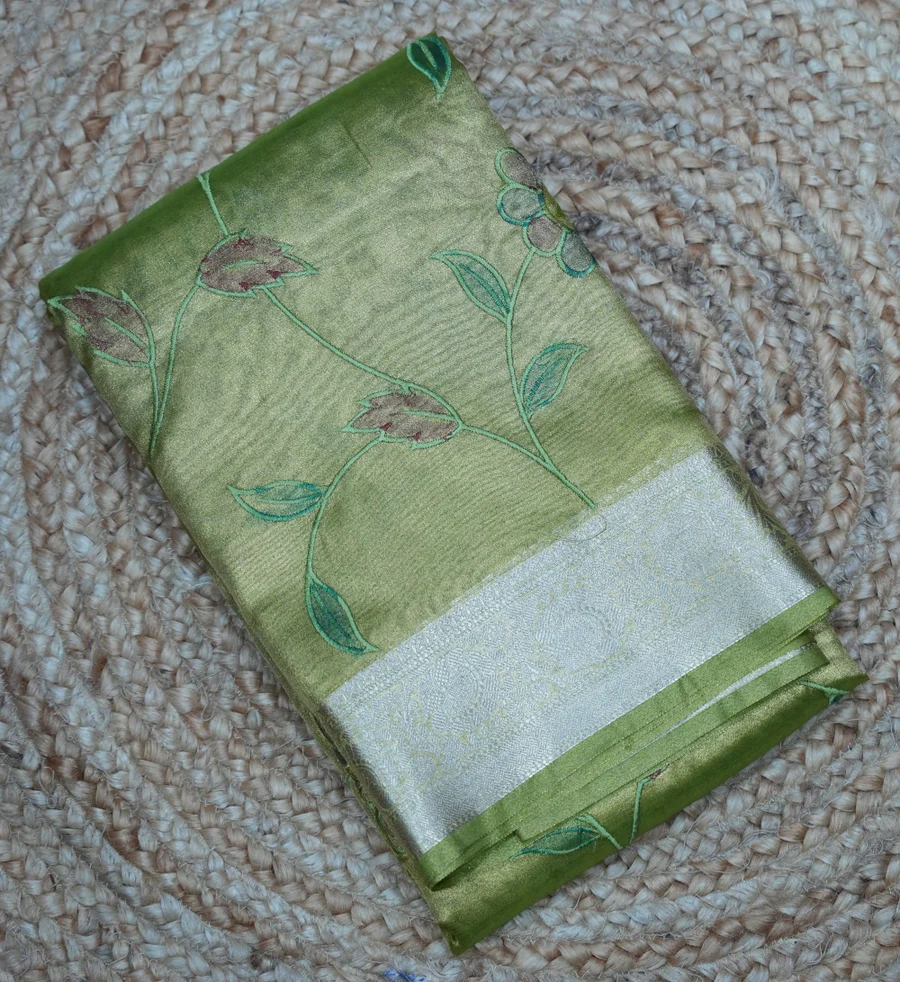 tissue-embroidery-00191-a