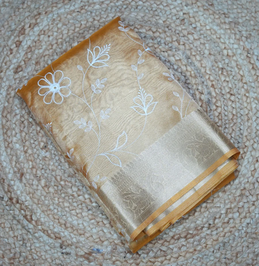 tissue-embroidery-00193-a