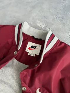 vintage-nike-varsity-trt640-d