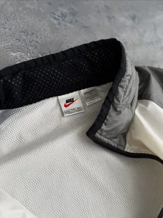 vintage-90s-nike-sportswear-swoosh-windbreaker-trt645-h