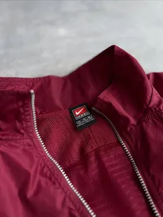 vintage-red-nylon-nike-windbreaker-trt649-e