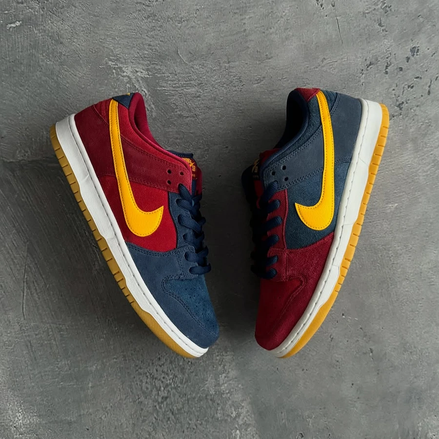 nike-sb-dunk-low-barcelona-trt654-a