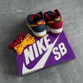 nike-sb-dunk-low-barcelona-trt654-f