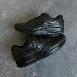 nike-air-safari-black-2018-trt670-b