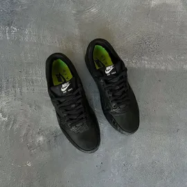 nike-air-safari-black-2018-trt670-e