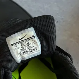 nike-air-safari-black-2018-trt670-g