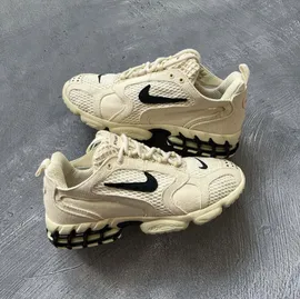 stussy-x-nike-air-zoom-spiridon-cage-2-fossil-sneaker-trt675-b
