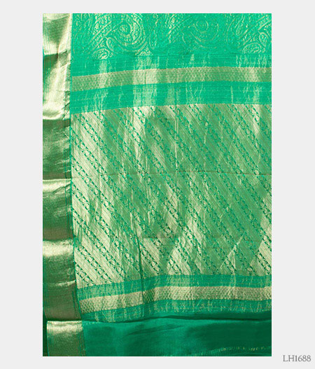 green crepe silk saree pallu